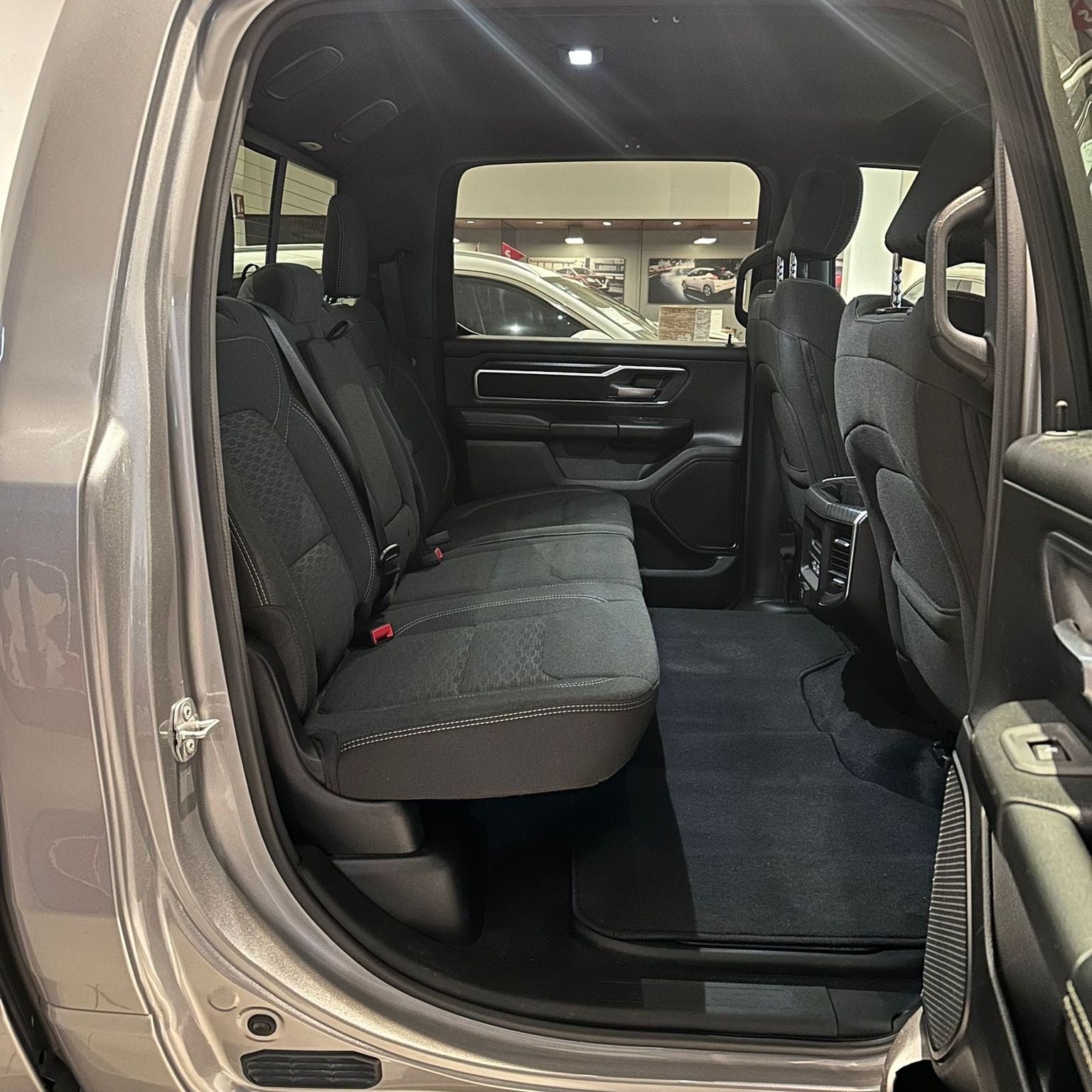 2025 RAM 1500 3.6 V6 Bighorn Crew Cab 4x4 At