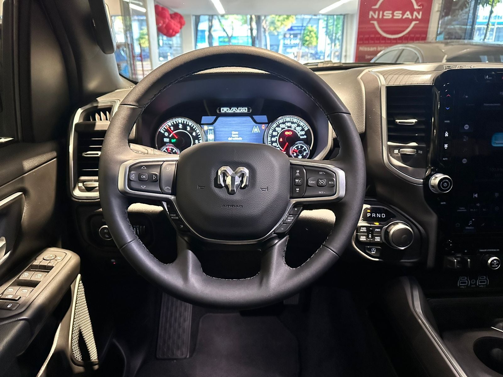 2025 RAM 1500 3.6 V6 Bighorn Crew Cab 4x4 At