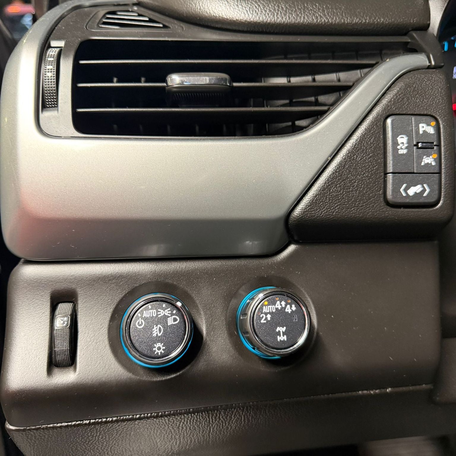 2018 Chevrolet Suburban 5.3 V8 Premier Piel 3 Fila Asientos 4x4 At