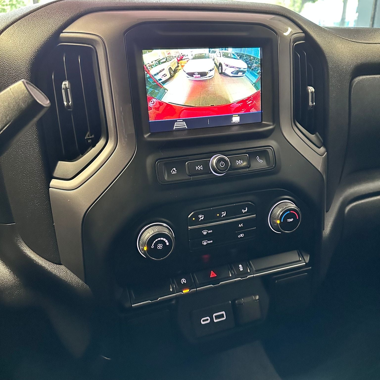 2022 Chevrolet Silverado 5.3 V8 1500 Doble Cabina Custom 4x4 At