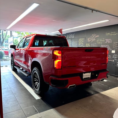 2022 Chevrolet Silverado 5.3 V8 1500 Doble Cabina Custom 4x4 At