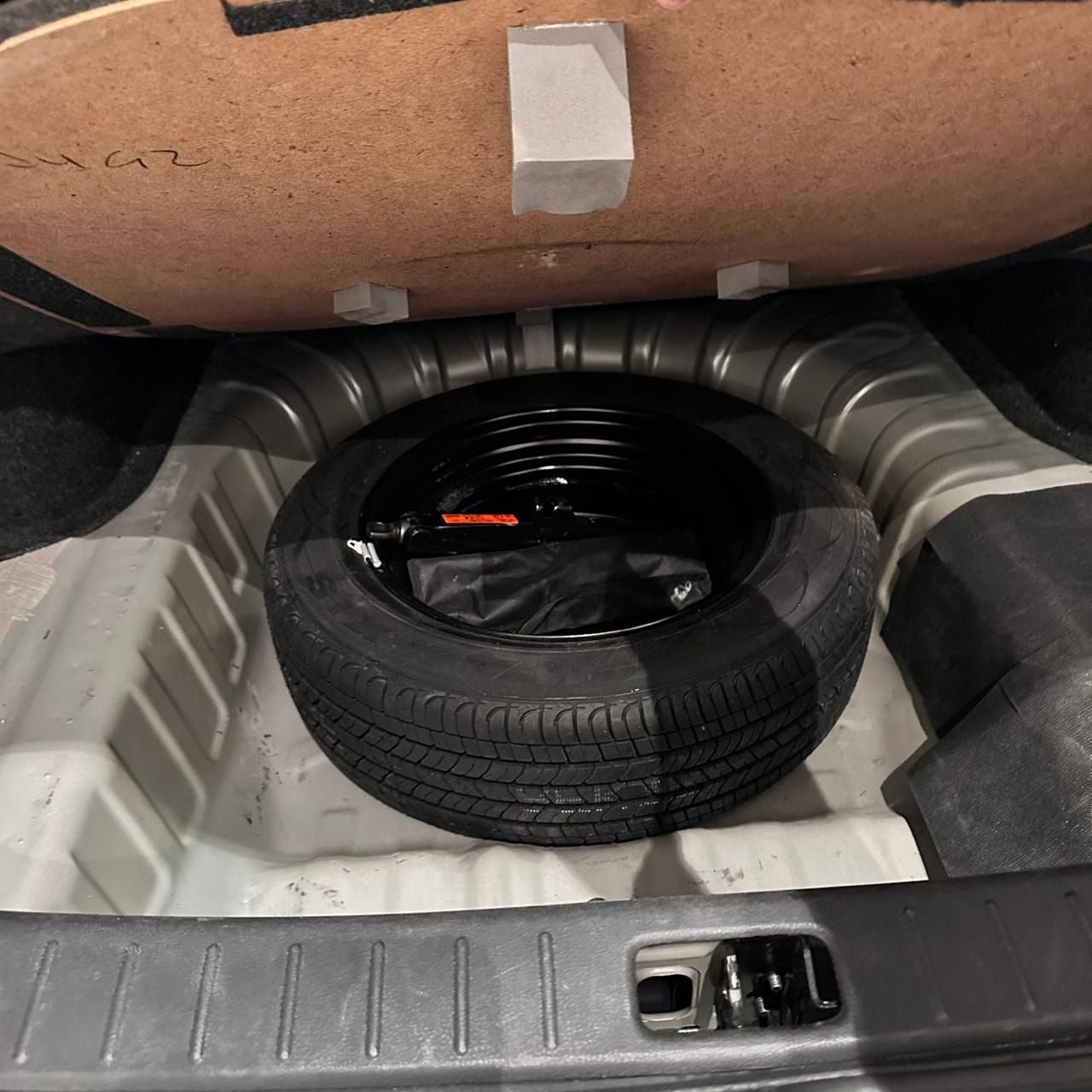 2024 Nissan V-Drive 1.6 A/C Mt