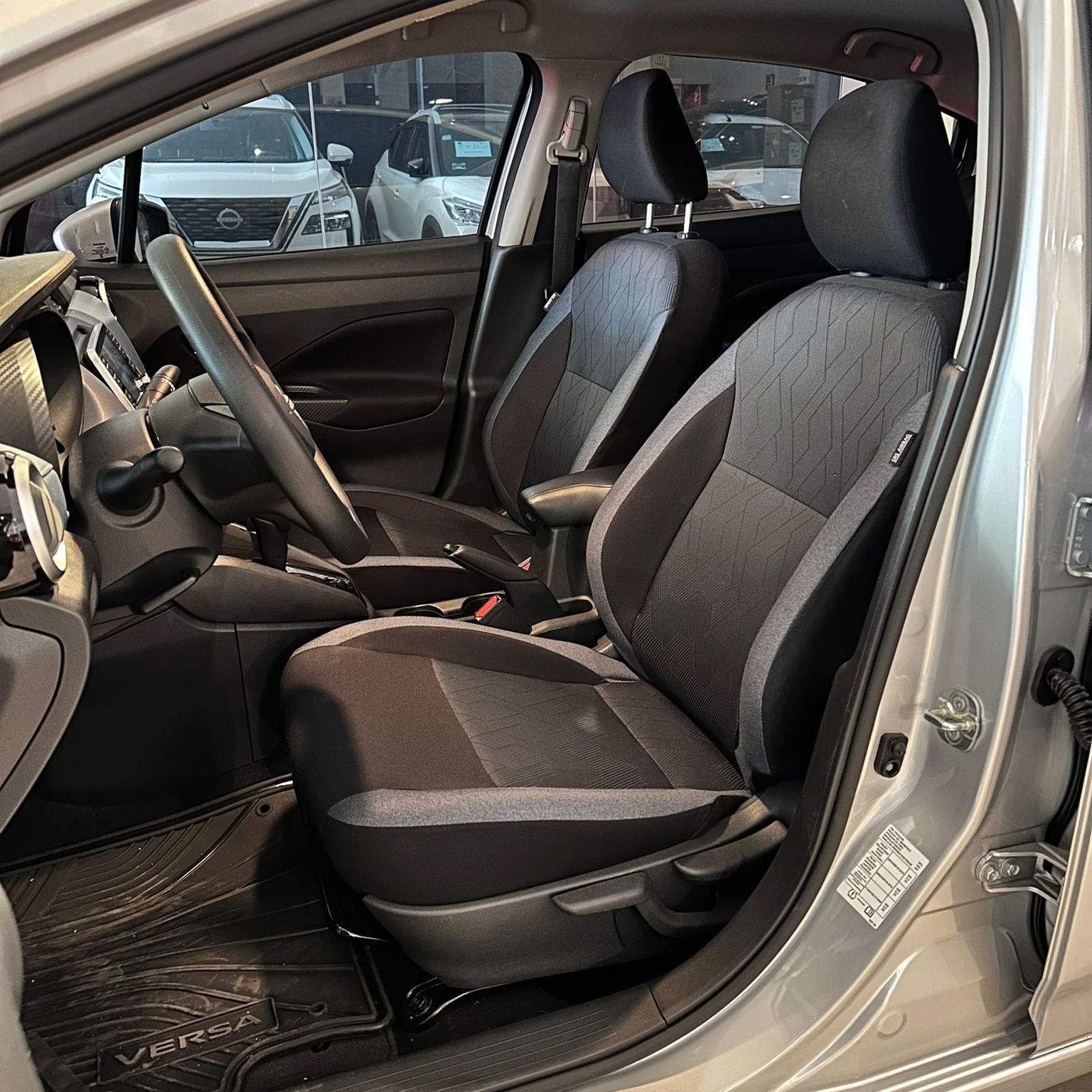 2025 Nissan Versa 1.6 Advance At