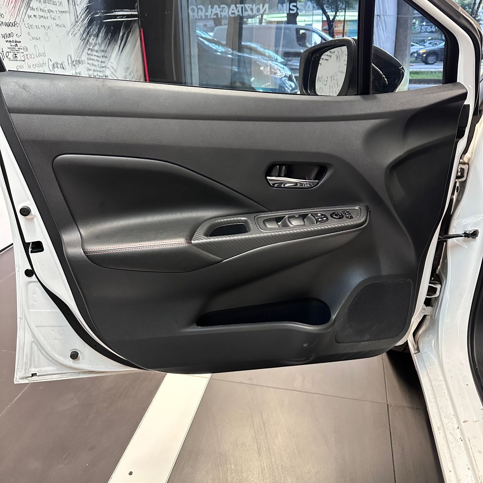 2025 Nissan Versa 1.6 SR At