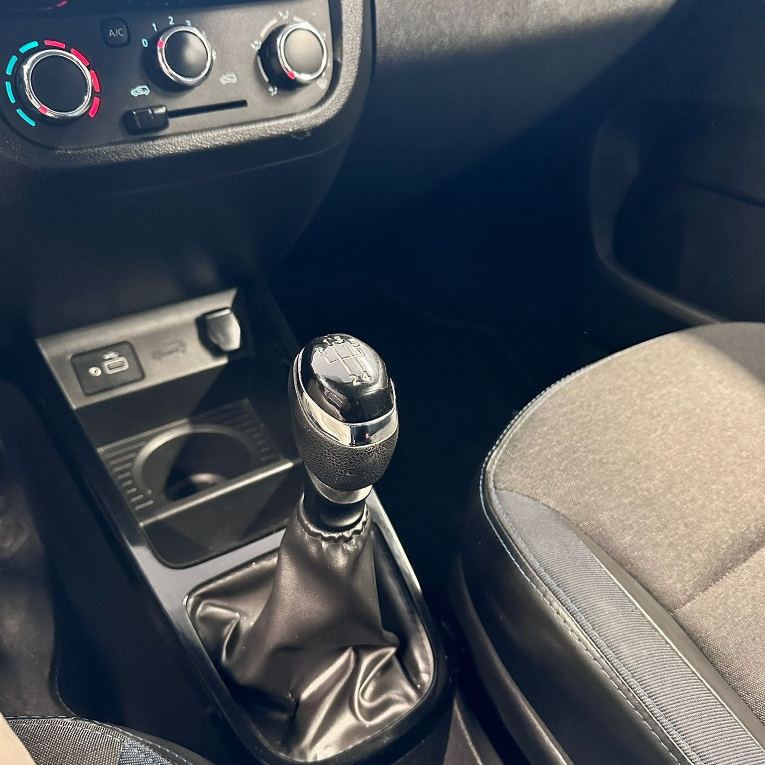 2024 Renault Kwid 1.0 Iconic Mt