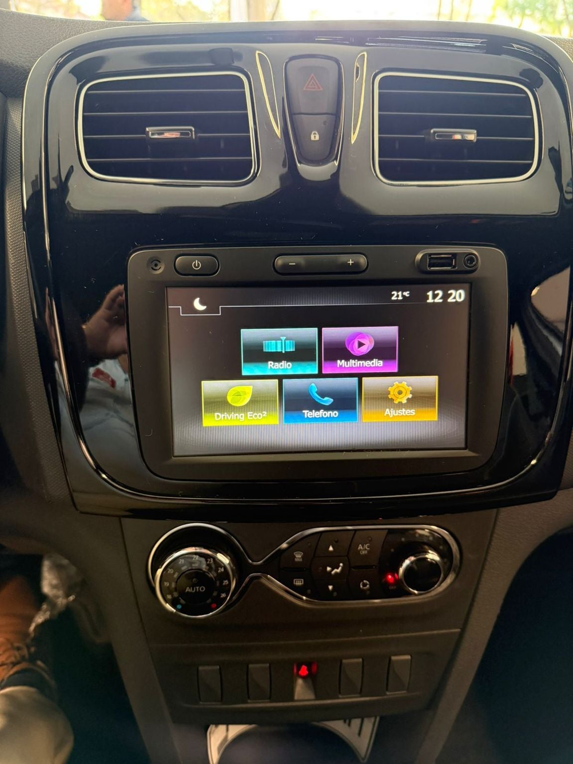 2024 Renault Logan 1.6 Intens Mt