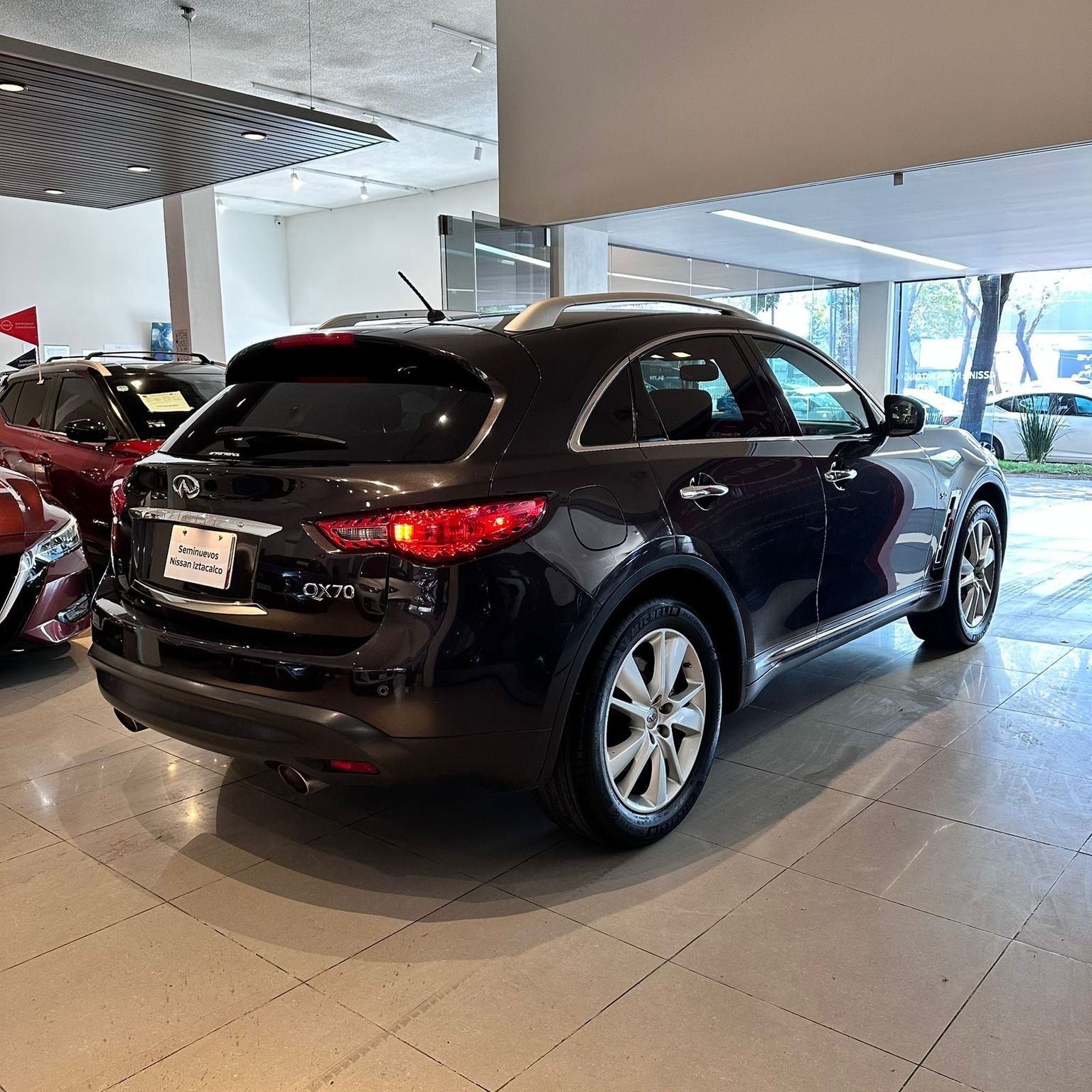 2016 INFINITI QX70 5.0 Seduction At