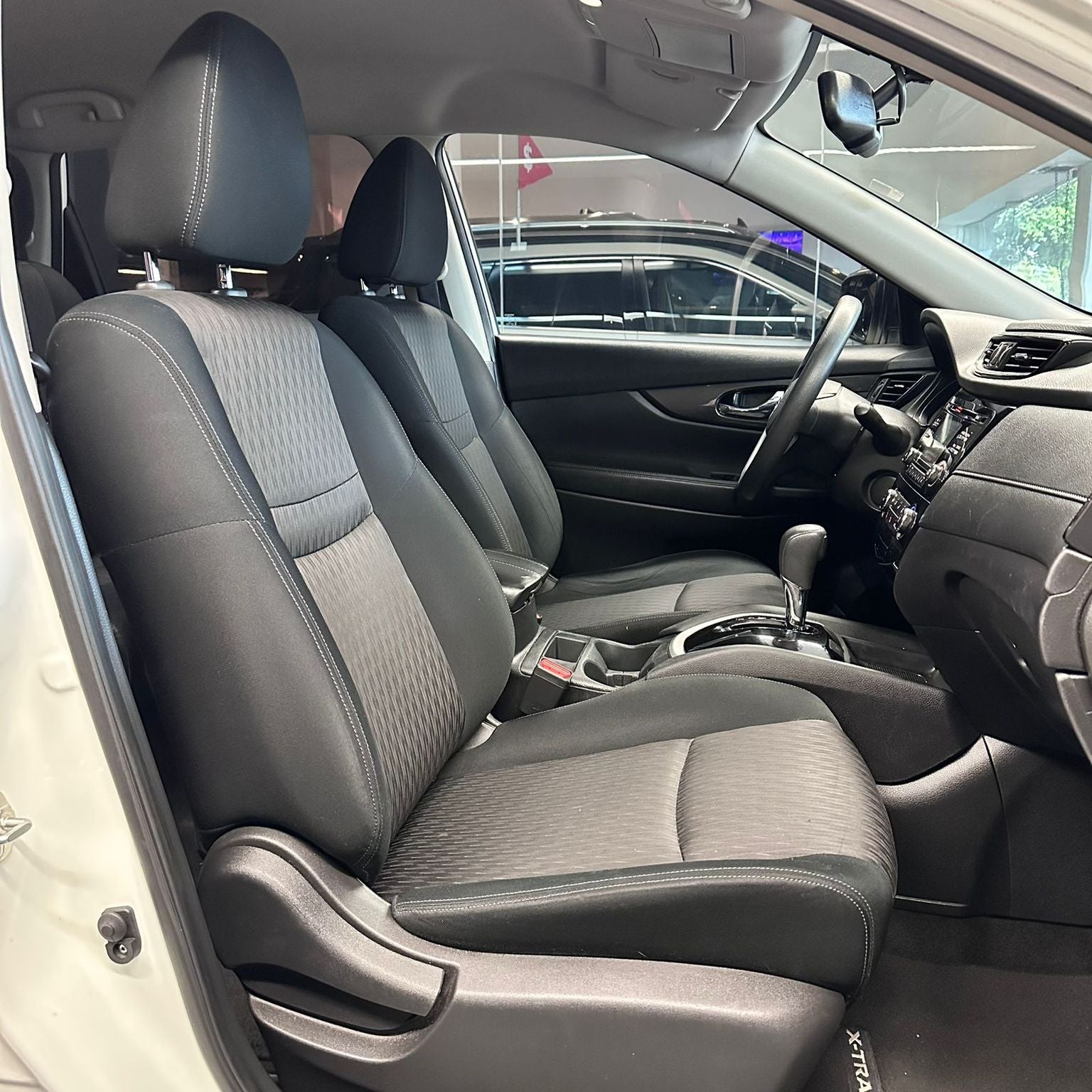 2020 Nissan X-Trail 2.5 Sense 2 Filas Cvt