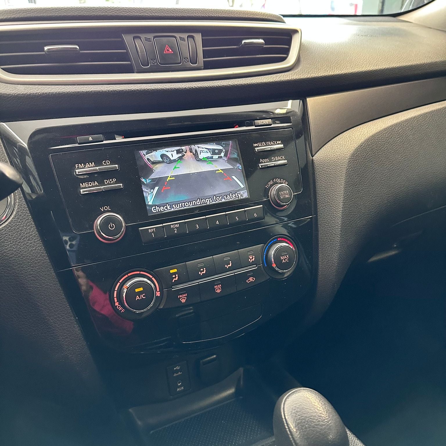 2015 Nissan X-Trail 2.5 Sense 2 Filas Cvt