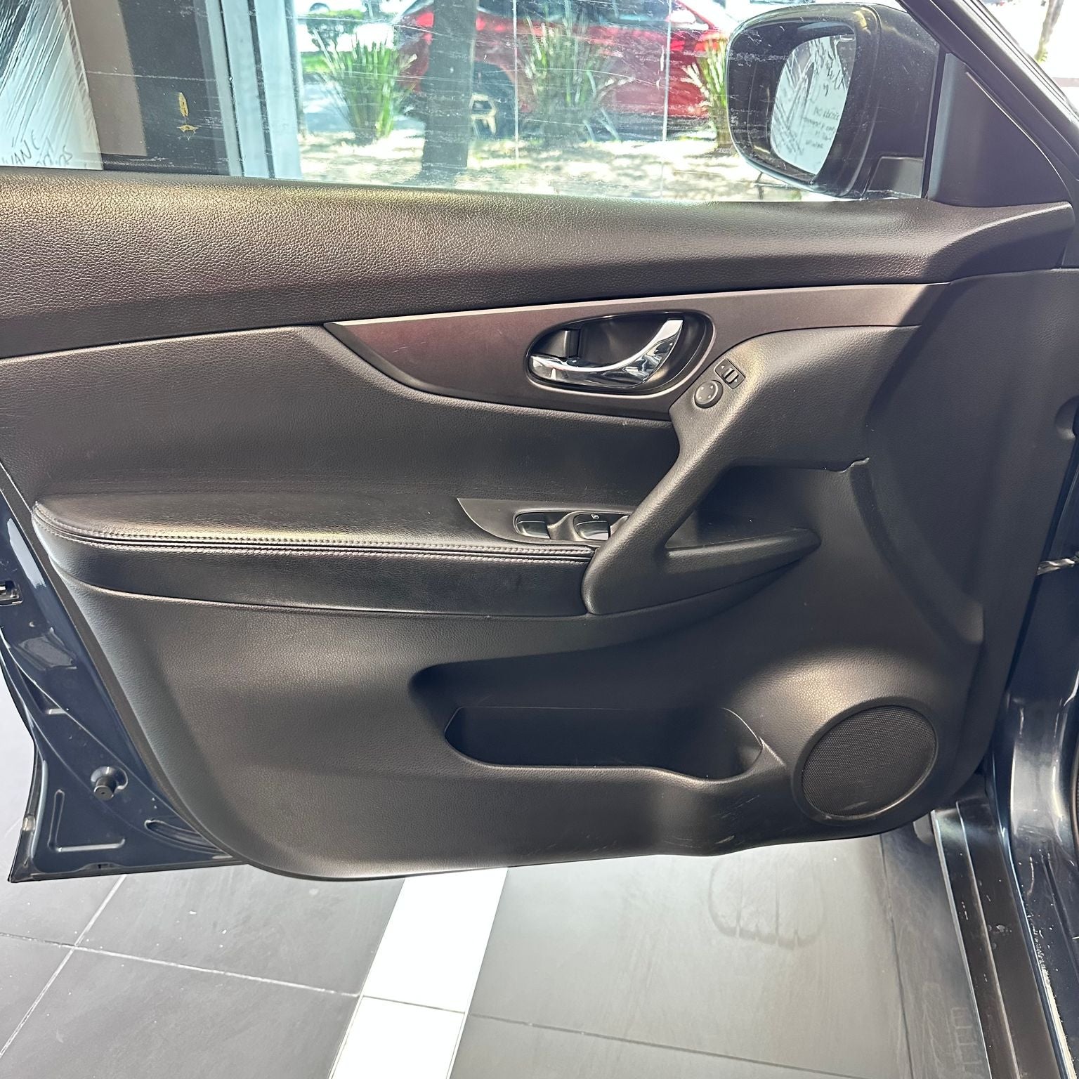 2015 Nissan X-Trail 2.5 Sense 2 Filas Cvt