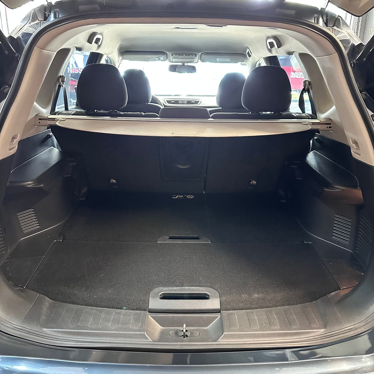 2015 Nissan X-Trail 2.5 Sense 2 Filas Cvt