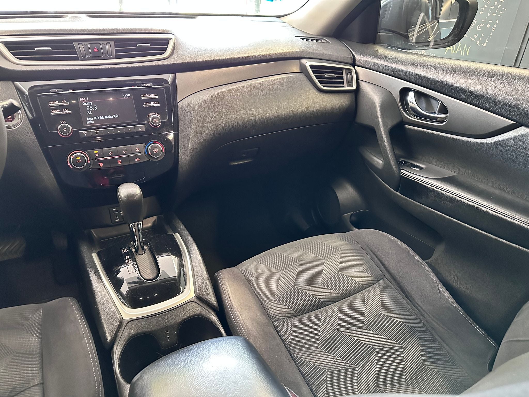 2015 Nissan X-Trail 2.5 Sense 2 Filas Cvt